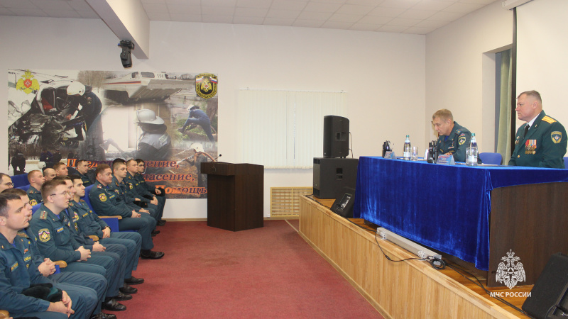 Личному составу Тульского спасательного центра МЧС России представили нового начальника