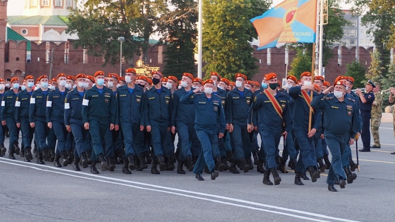 Репетиция Парада Победы на площади Ленина