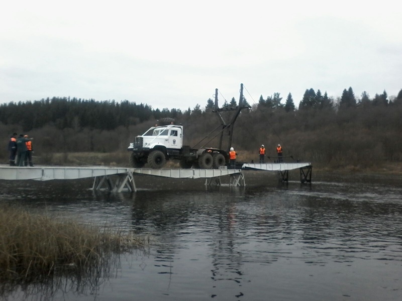 Реагирование на обрушение автомобильного моста в Архангельской области
